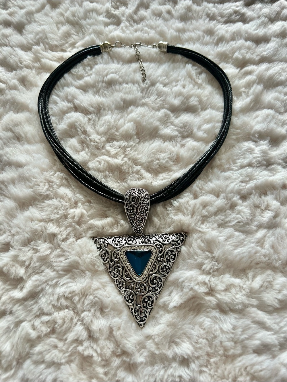 Ornate Pendant Necklace in Black & Silver Like New